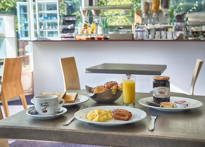 Hotel Logis Hotel, Le Relais De Sassenage 3*
