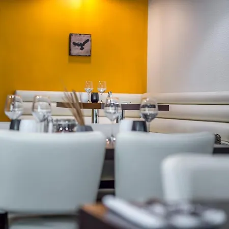 Hotel Logis Le Relais De Sassenage