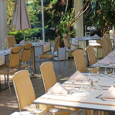 Logis Hotel, Le Relais De فندق 3*