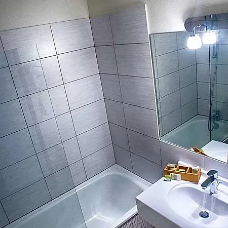 Logis Hotel, Le Relais De 3* Sassenage