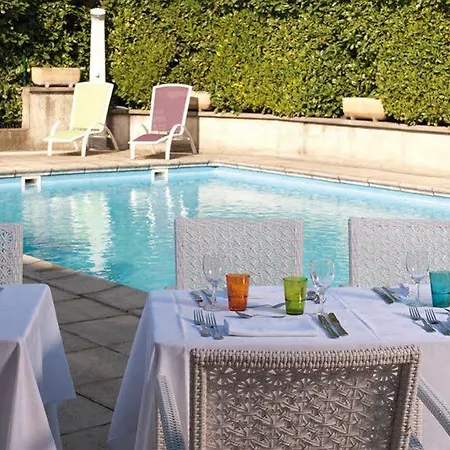 Logis Le Relais De Hotel
